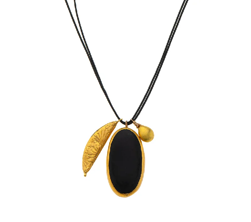 birthstone necklaces for women-Nava Zahavi Yellow Gold Onyx Necklace