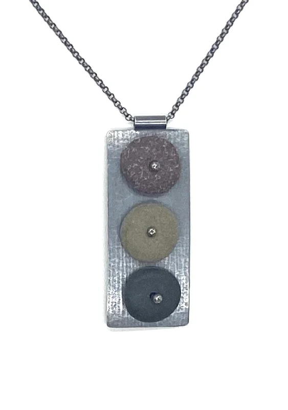 elegant gold necklaces for women-Wood grain rock pendant stoplight